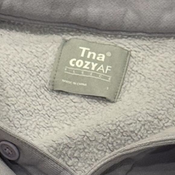 Aritzia TNA Cozy AF Button Collared Lavender Oversized  Pullover Size 1 (small) - Picture 3 of 8